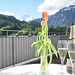 Hotel Merkur - West Station Interlaken