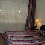 Hotel Merkur - West Station 3*