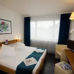 Merkur - West Station Hotel