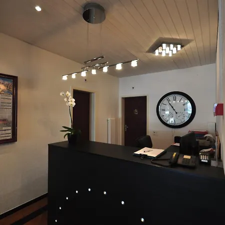 Hotell Merkur - West Station Interlaken