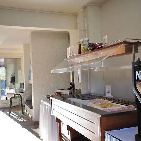 Merkur - West Station Hotell