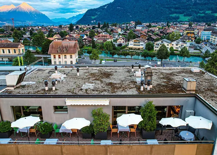 Merkur - West Station 호텔