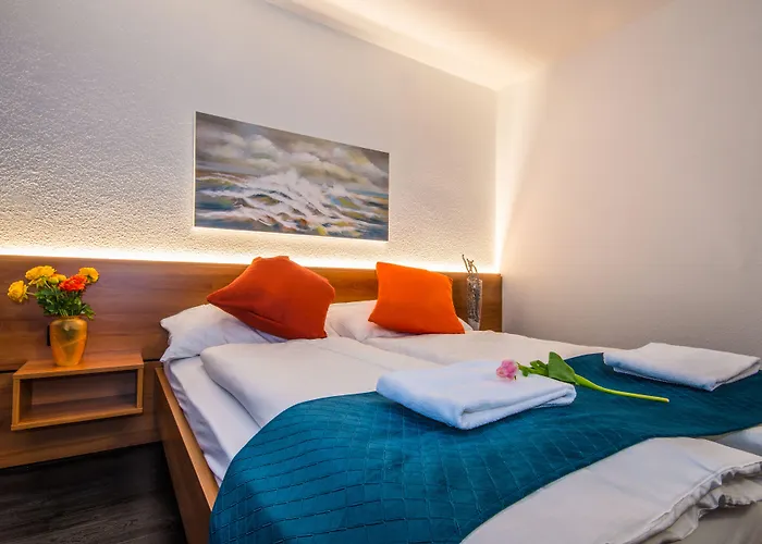 Hotel Merkur - West Station 3*