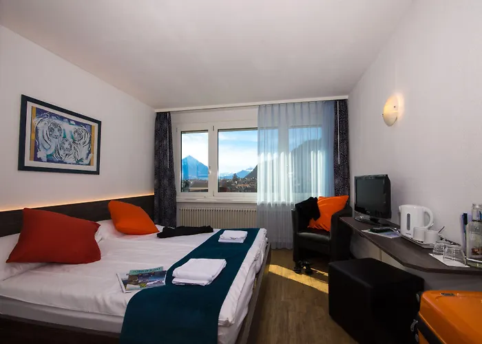 Hotel Merkur - West Station 3*