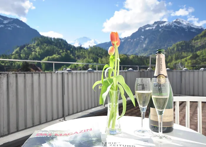 Merkur - West Station 호텔