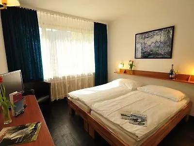 Hotel Merkur - West Station