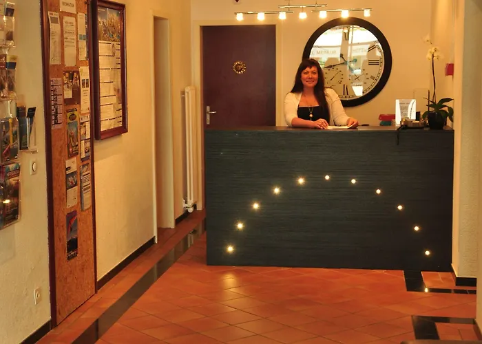 Готель Merkur - West Station