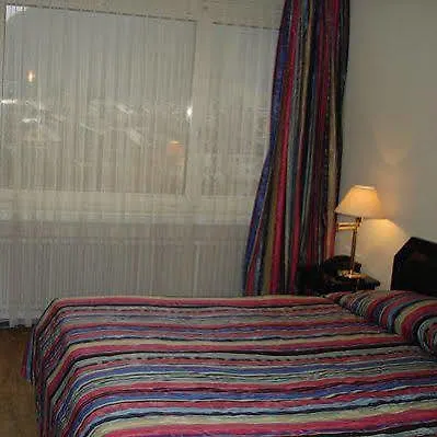 호텔 Merkur - West Station 3*